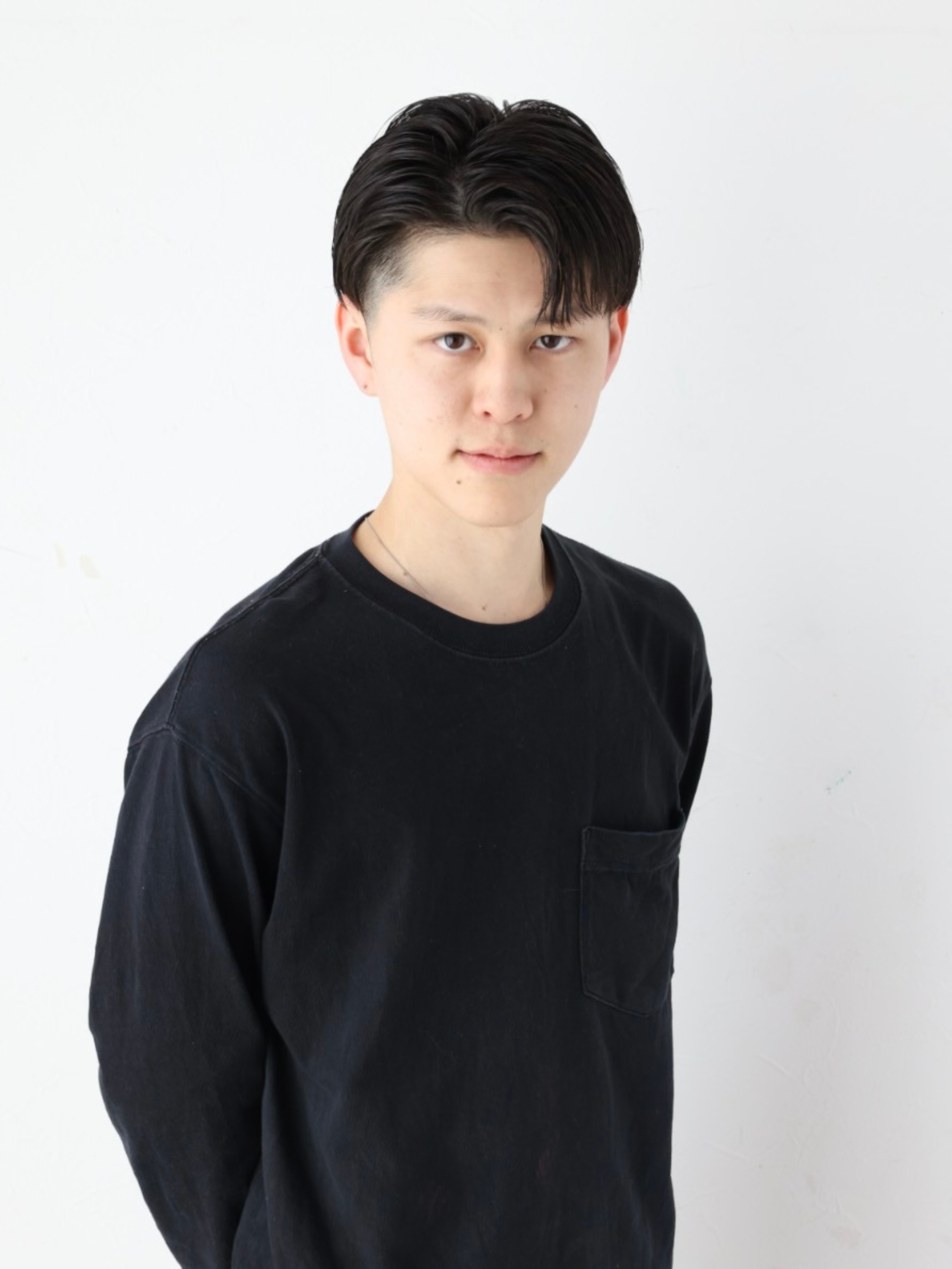 松重　秀明